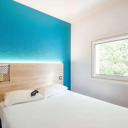 Hotel Hotelf1 La Rochelle Rénové