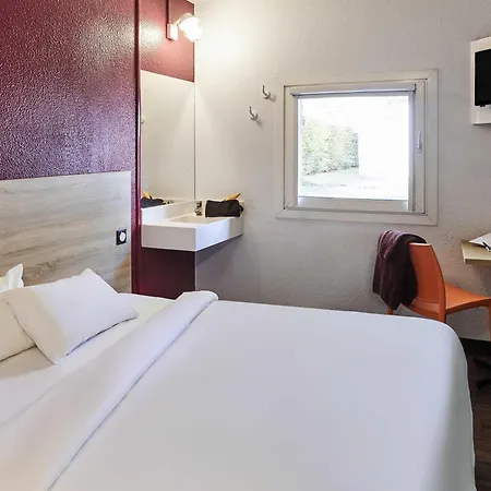 Hotelf1 La Rochelle Rénové Hotel 2*