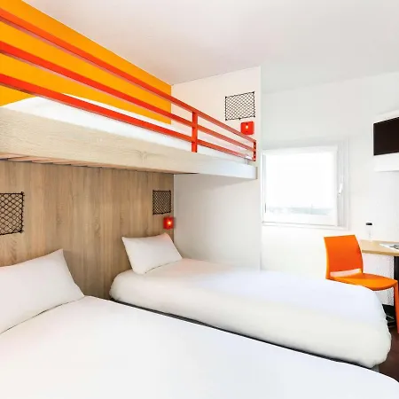 Hotelf1 La Rochelle Rénové